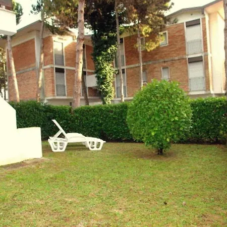 Row House With Garden For 8 Guests In Lignano Pineta * 리그나노 사비아도로