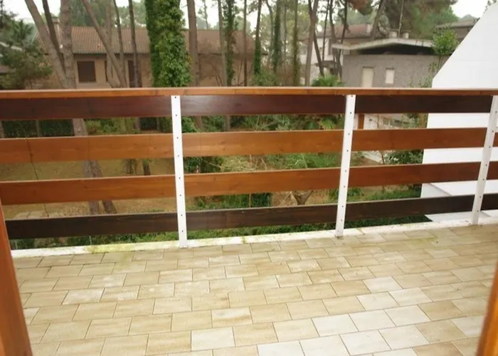 Row House With Garden For 8 Guests In Lignano Pineta Villa Lignano Sabbiadoro