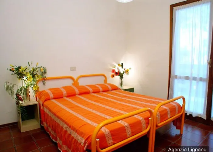 Row House With Garden For 8 Guests In Lignano Pineta Villa Lignano Sabbiadoro