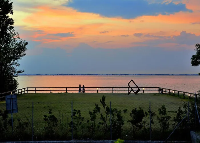 Row House With Garden For 8 Guests In Lignano Pineta Villa