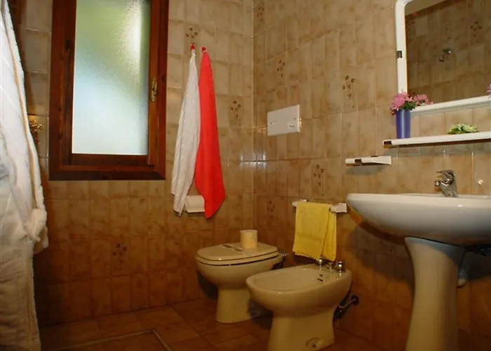 Row House With Garden For 8 Guests In Lignano Pineta